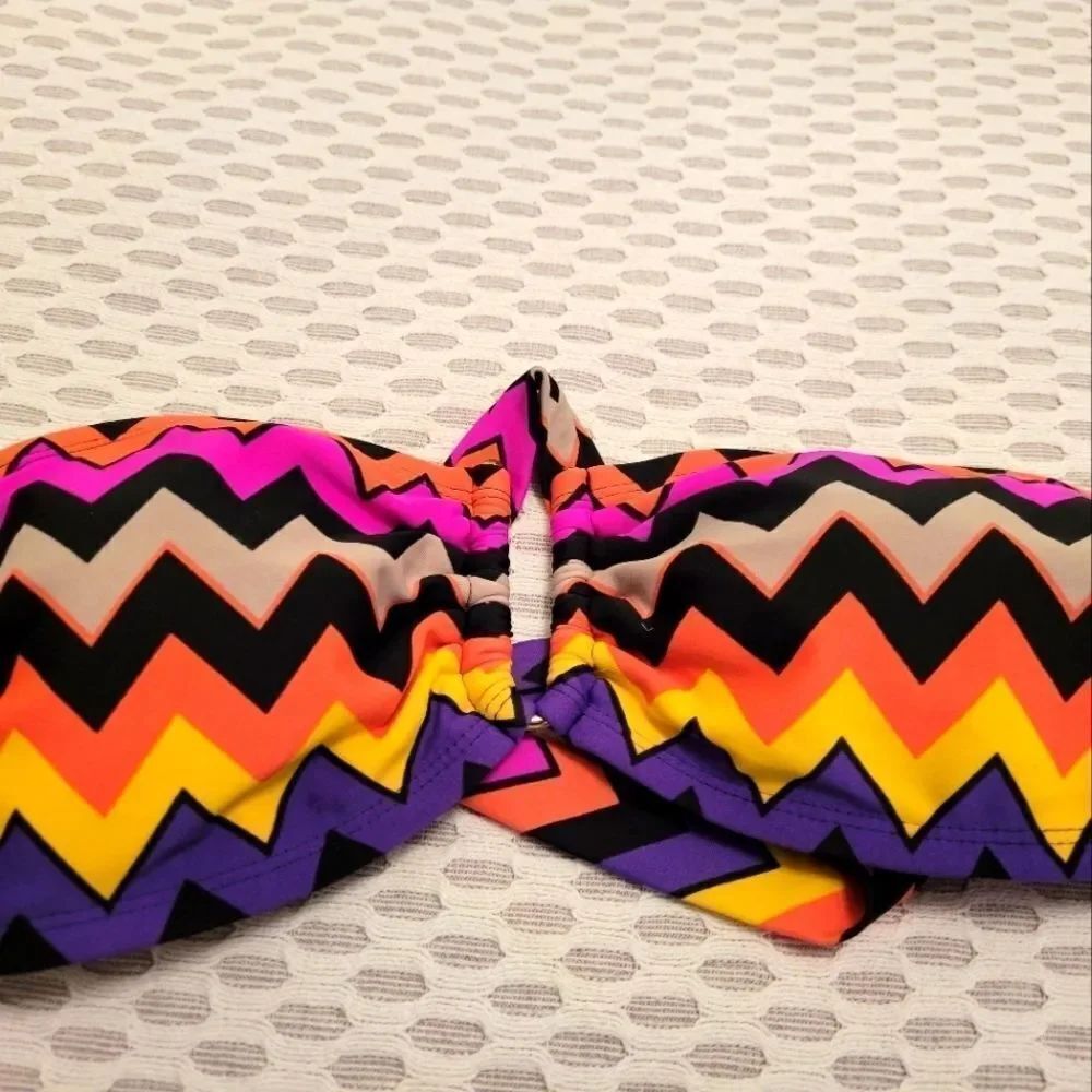 BRAND NEW SWIMSUITS TOP MULTICOLOR